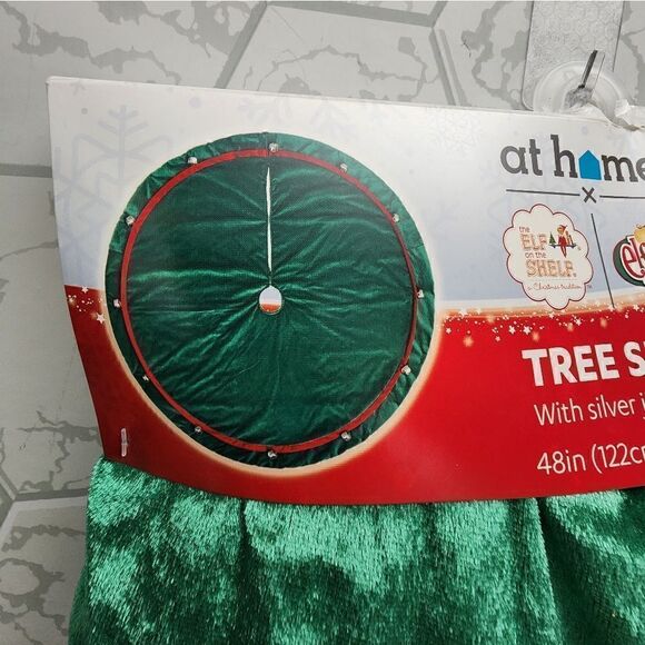 New The Elf on The Shelf Green Velour Christmas Tree Skirt, 48 in - Picture 3 of 8